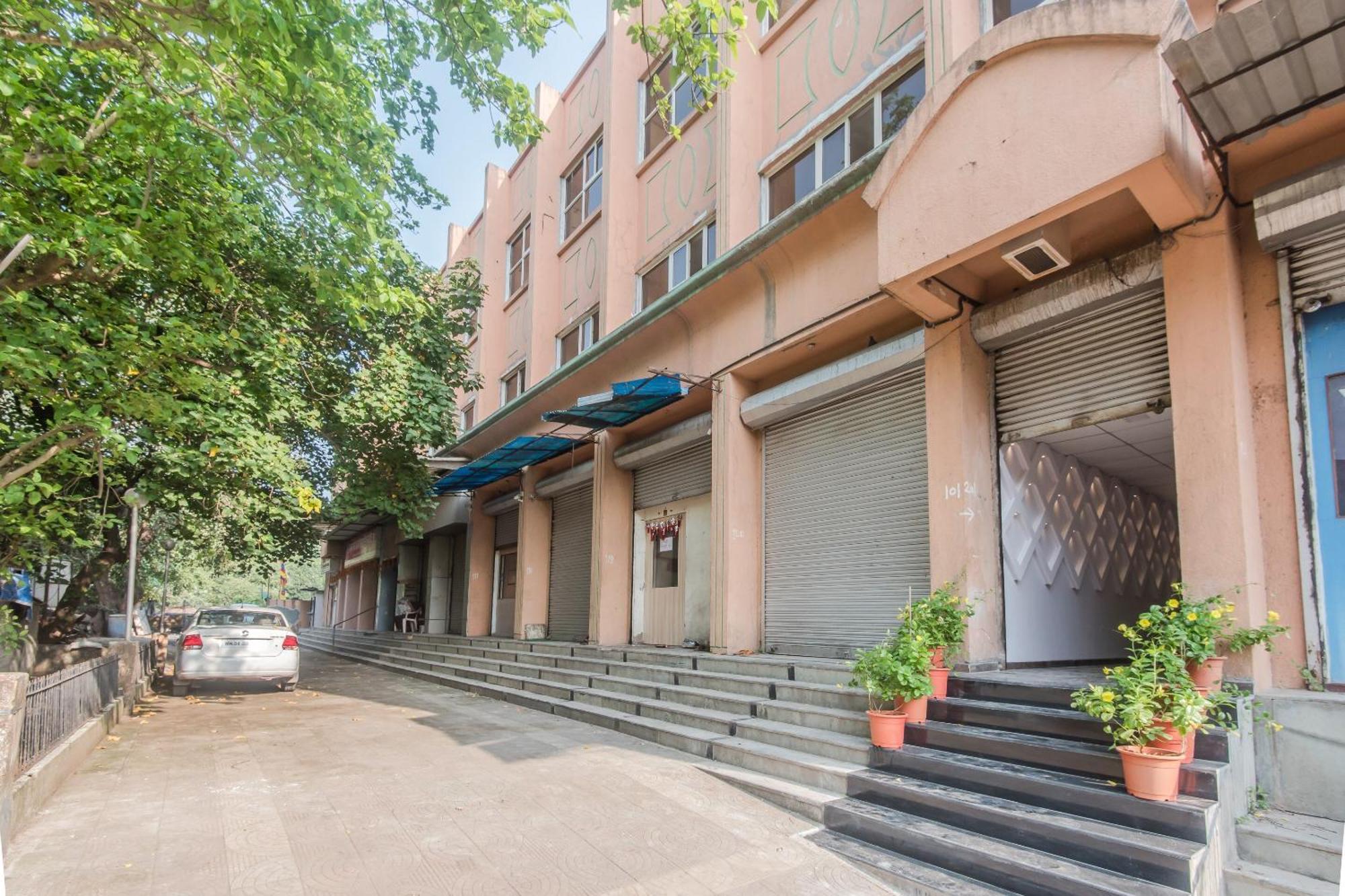 Fabhotel Divine Residency