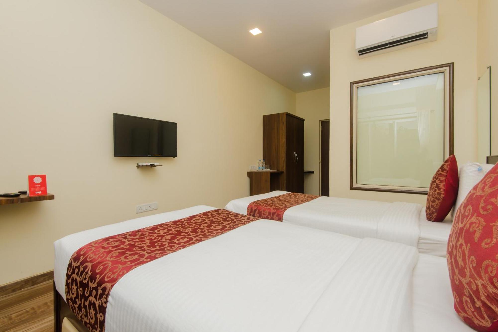 Fabhotel Divine Residency Hotel